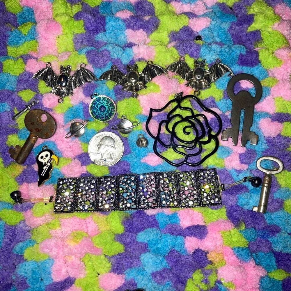 Unbranded multi Mixed-media